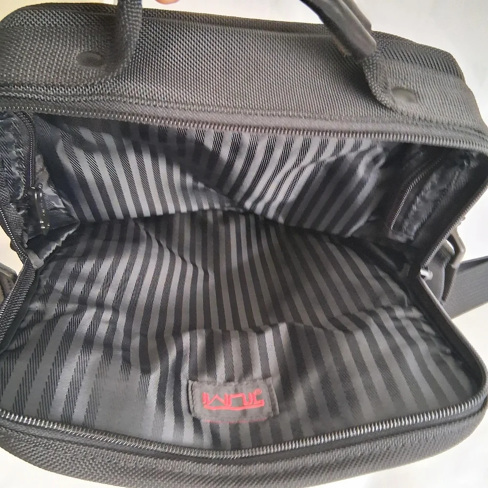 TUMI Men's Small Black Crossbody Bag 213D3